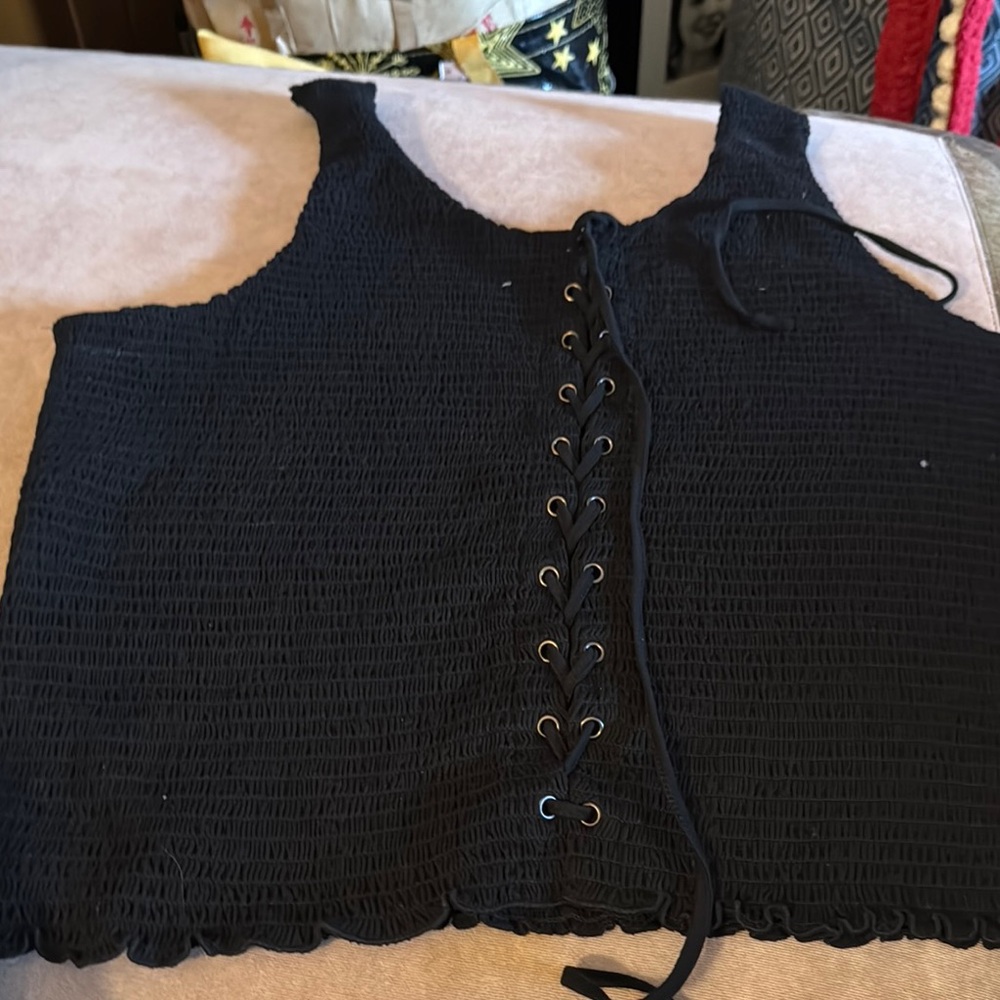 Hot Topic Black Sleeveless Tie Front Crop Top